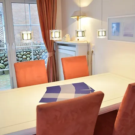 Kampstraße 9, W3, Gb3 Apartment