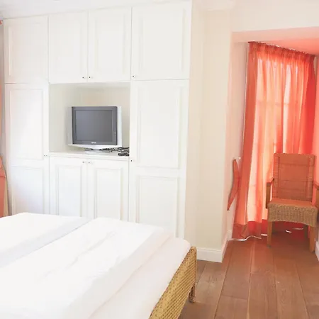 Kampstrasse 9, W3, Gb3 *